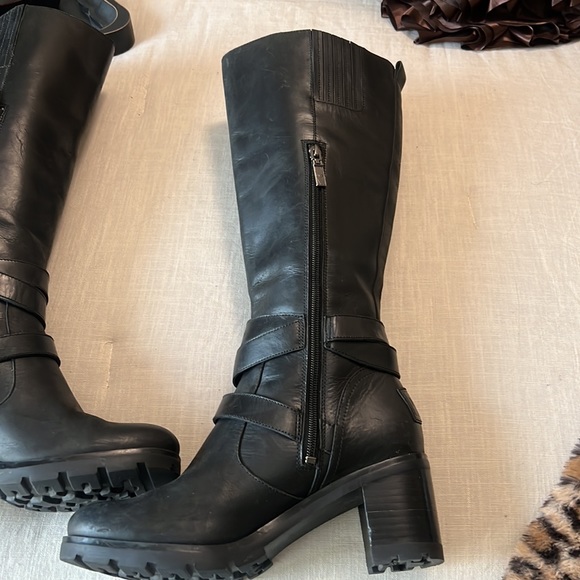 Lana Knee-High Heeled UGG Boots - Picture 13 of 14